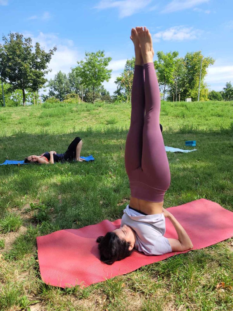 SARVANGASANA – SVEĆA – OSLOBAĐANJE OD OPTEREĆENJA
